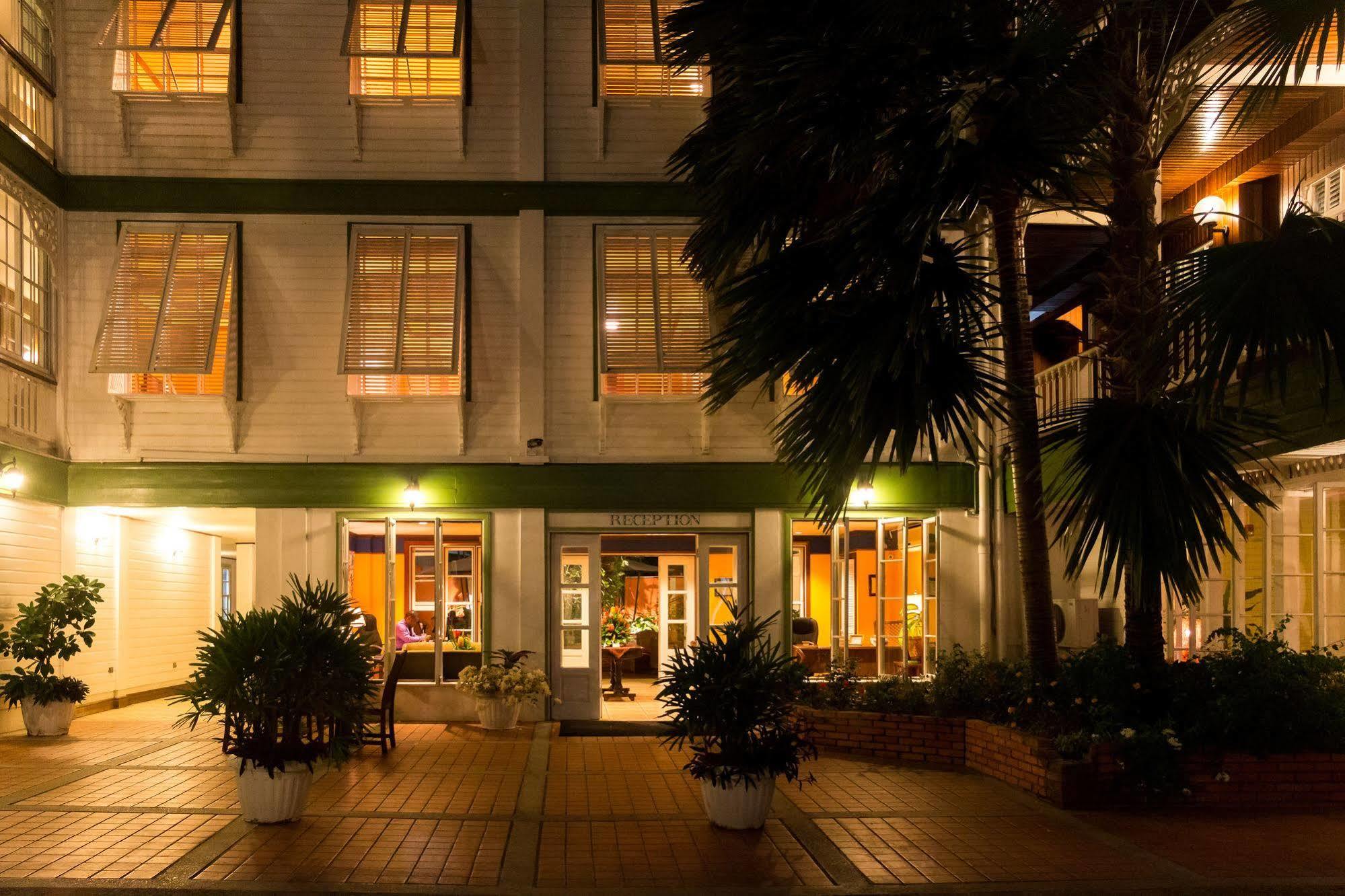 Cara Lodge Hotel Georgetown Extérieur photo