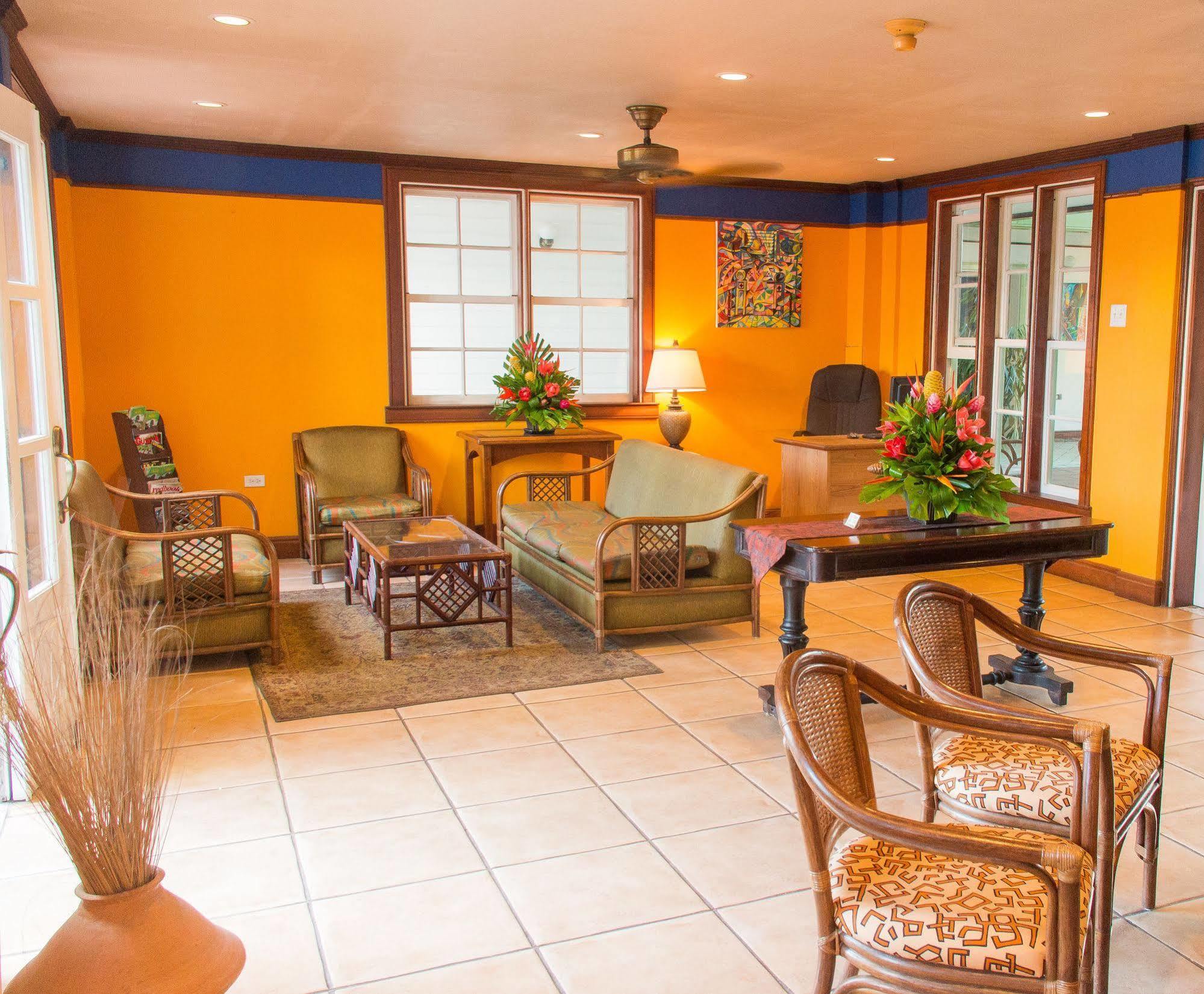 Cara Lodge Hotel Georgetown Extérieur photo